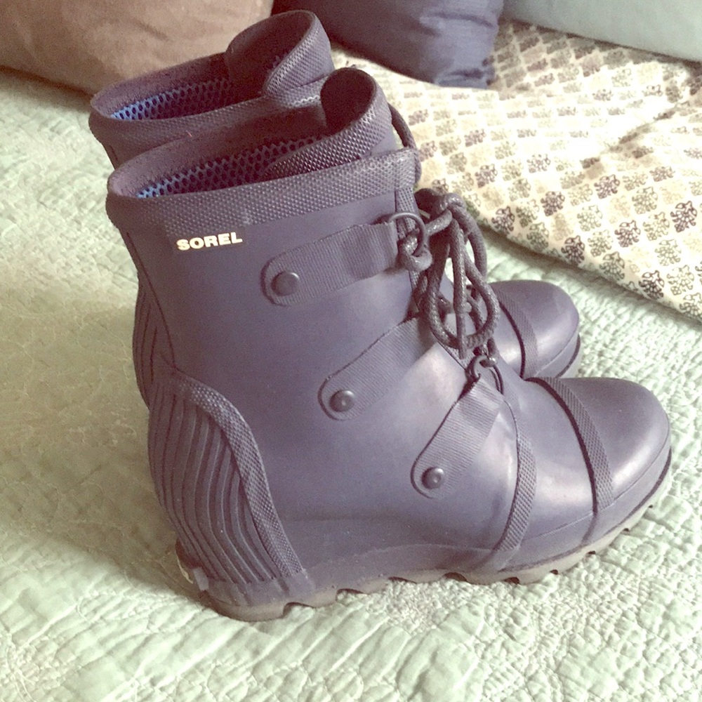 Sorel Wedge Boots 8